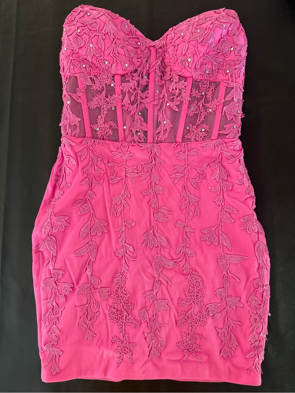 NWT Strapless Pink Lace Appliqué Size 4 Cocktail Dress